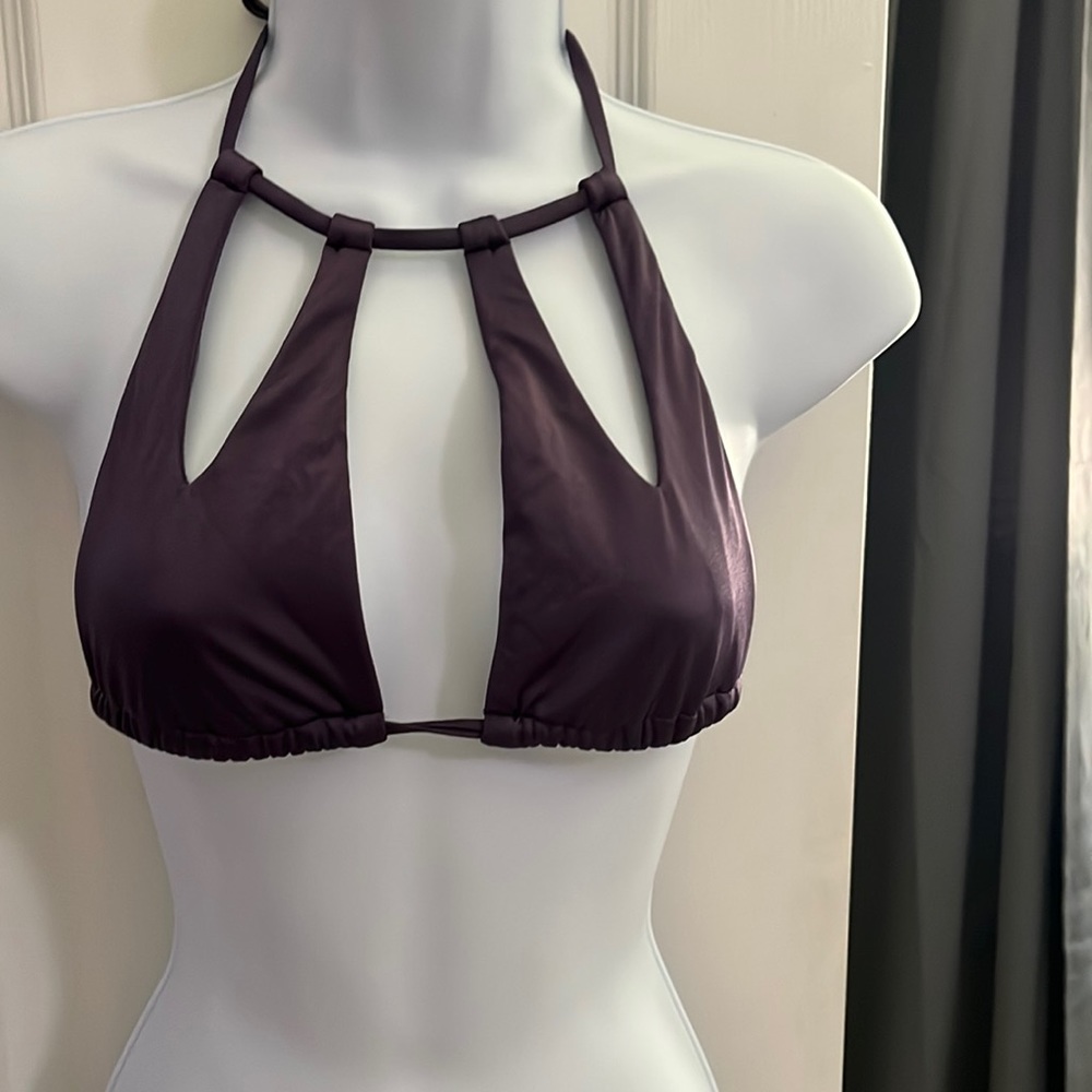 Sexy purple cut-out bikini top.